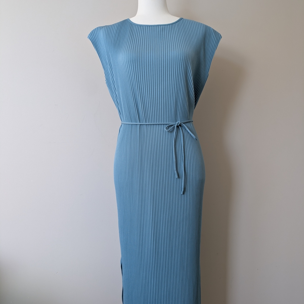 Uniqlo Midi Dress - STRETCHY COMFY dress